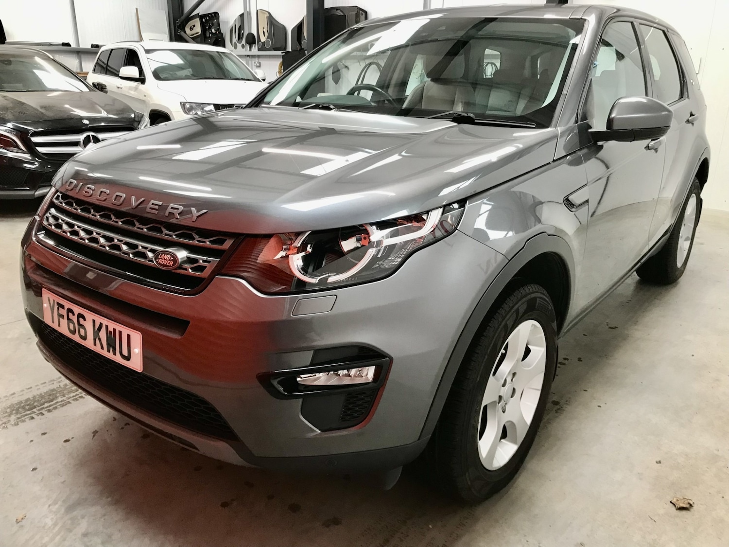 Used Land Rover Discovery Sport 2016 for sale - 77731092: Photo 2