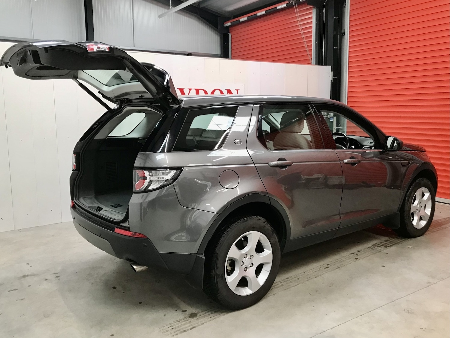 Used Land Rover Discovery Sport 2016 for sale - 77731092: Photo 4