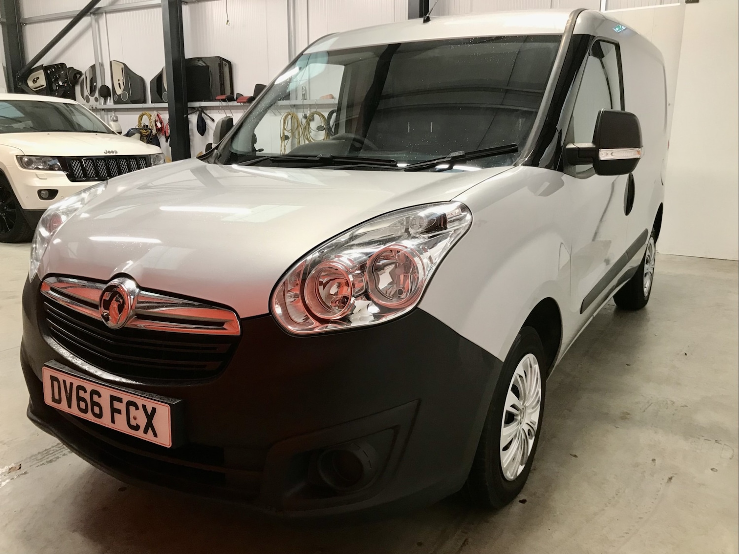 Used Vauxhall Combo 2017 for sale - 76544358: Photo 2