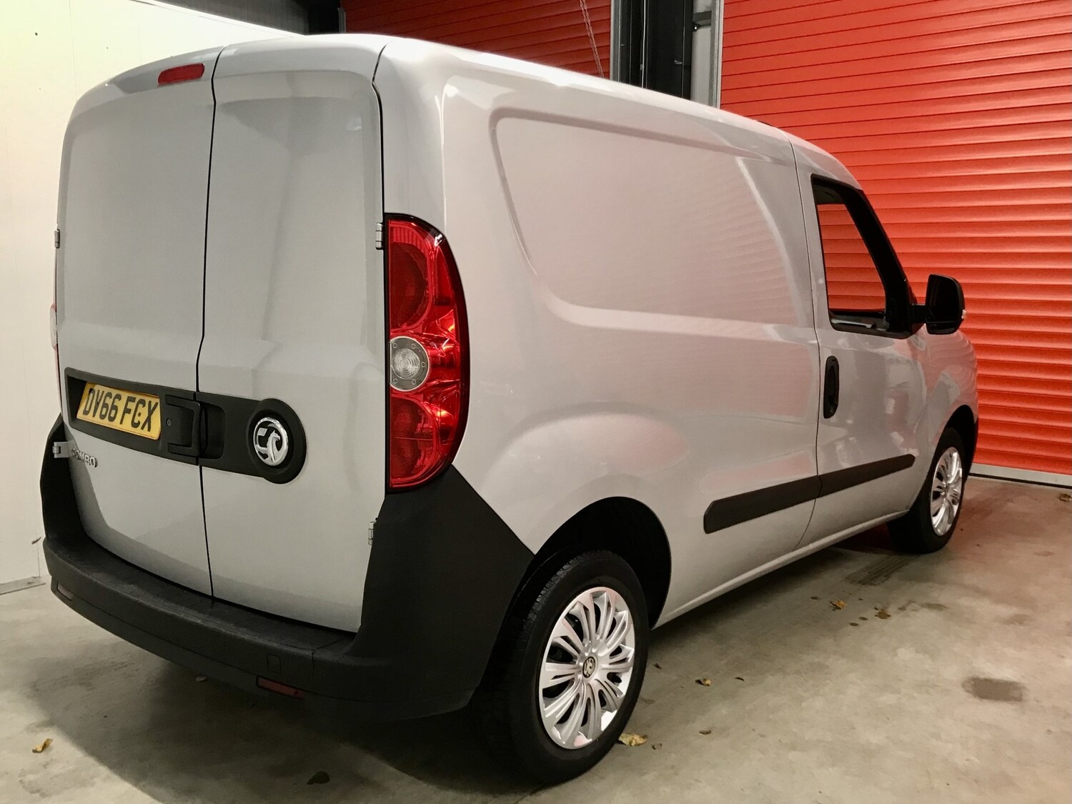 Used Vauxhall Combo 2017 for sale - 76544358: Photo 4