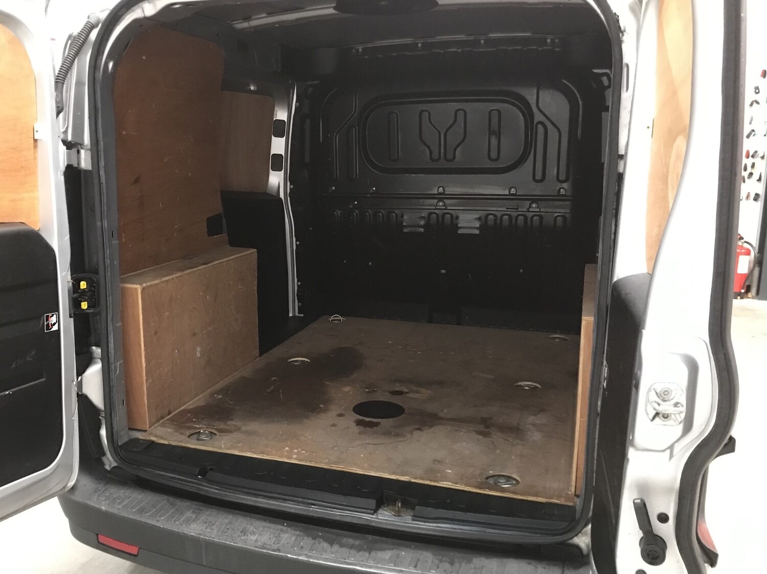 Used Vauxhall Combo 2017 for sale - 76544358: Photo 5