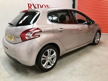 Used Peugeot 208 2014 for sale - 75641012: Photo
