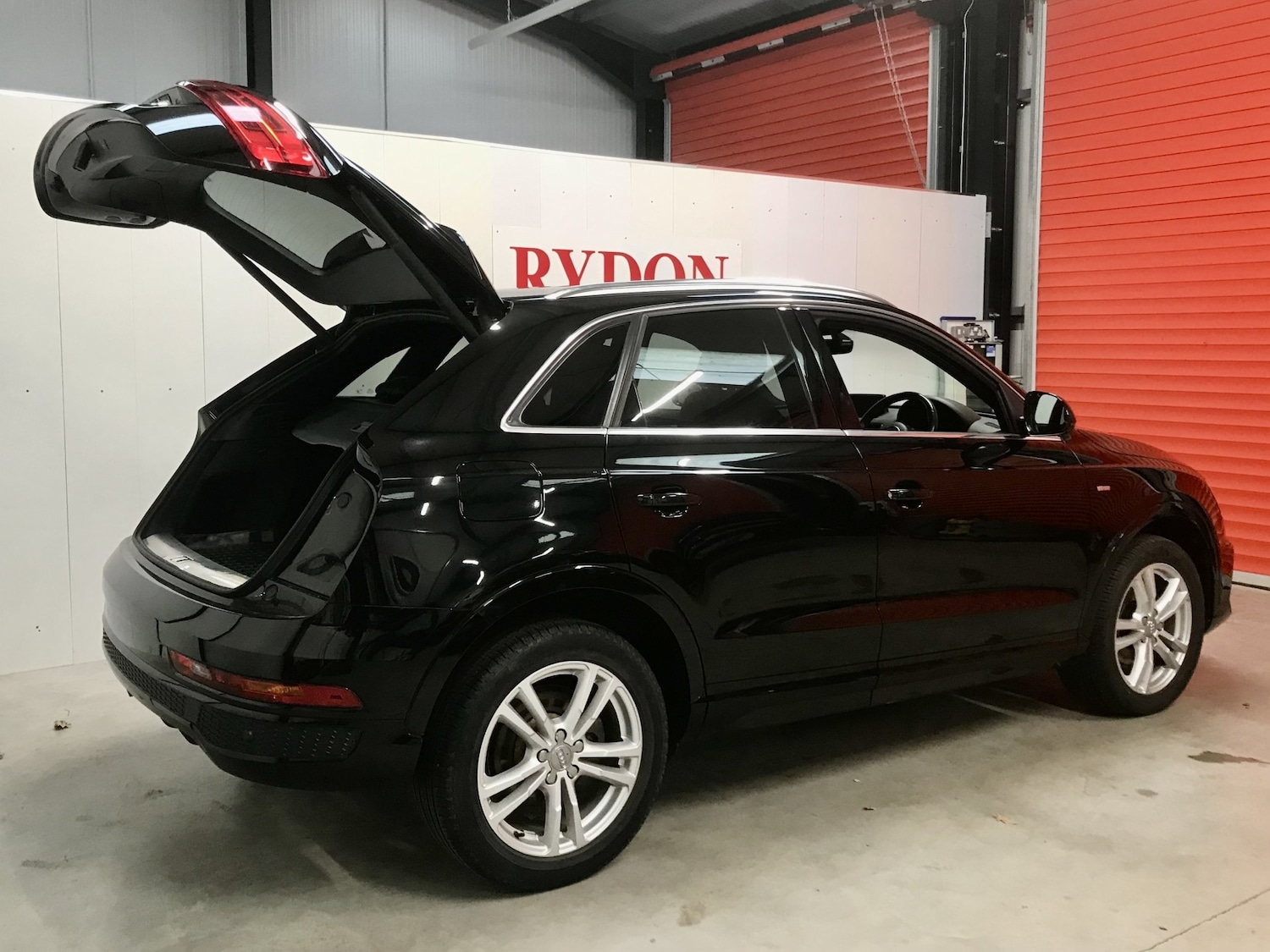 Used Audi Q3 2017 for sale - 76451991: Photo 3