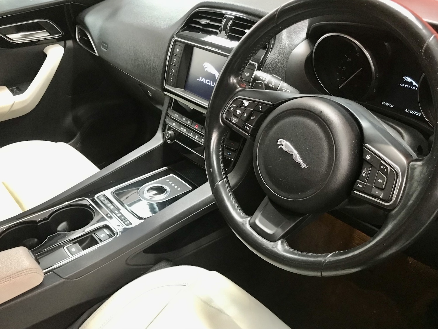 Used Jaguar F-Pace 2016 for sale - 77019186: Photo 7