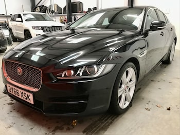 Used Jaguar XE 2016 for sale - 76413060: Photo