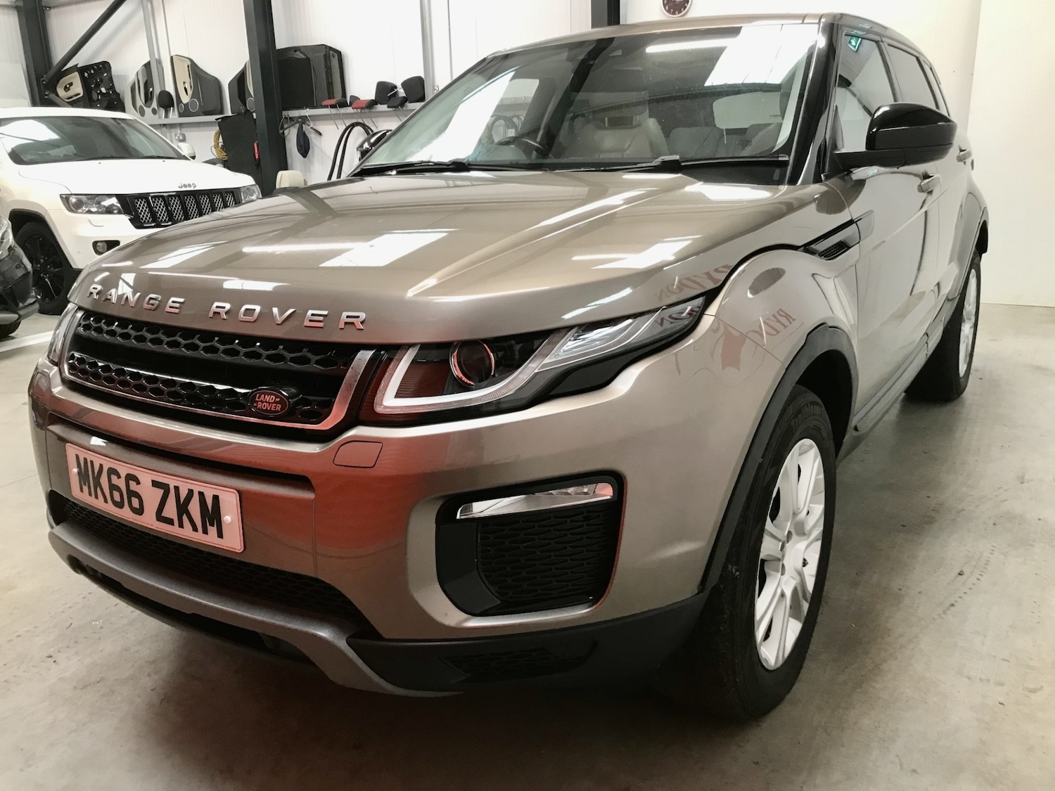 Used Land Rover Range Rover Evoque 2016 for sale - 77803703: Photo 2