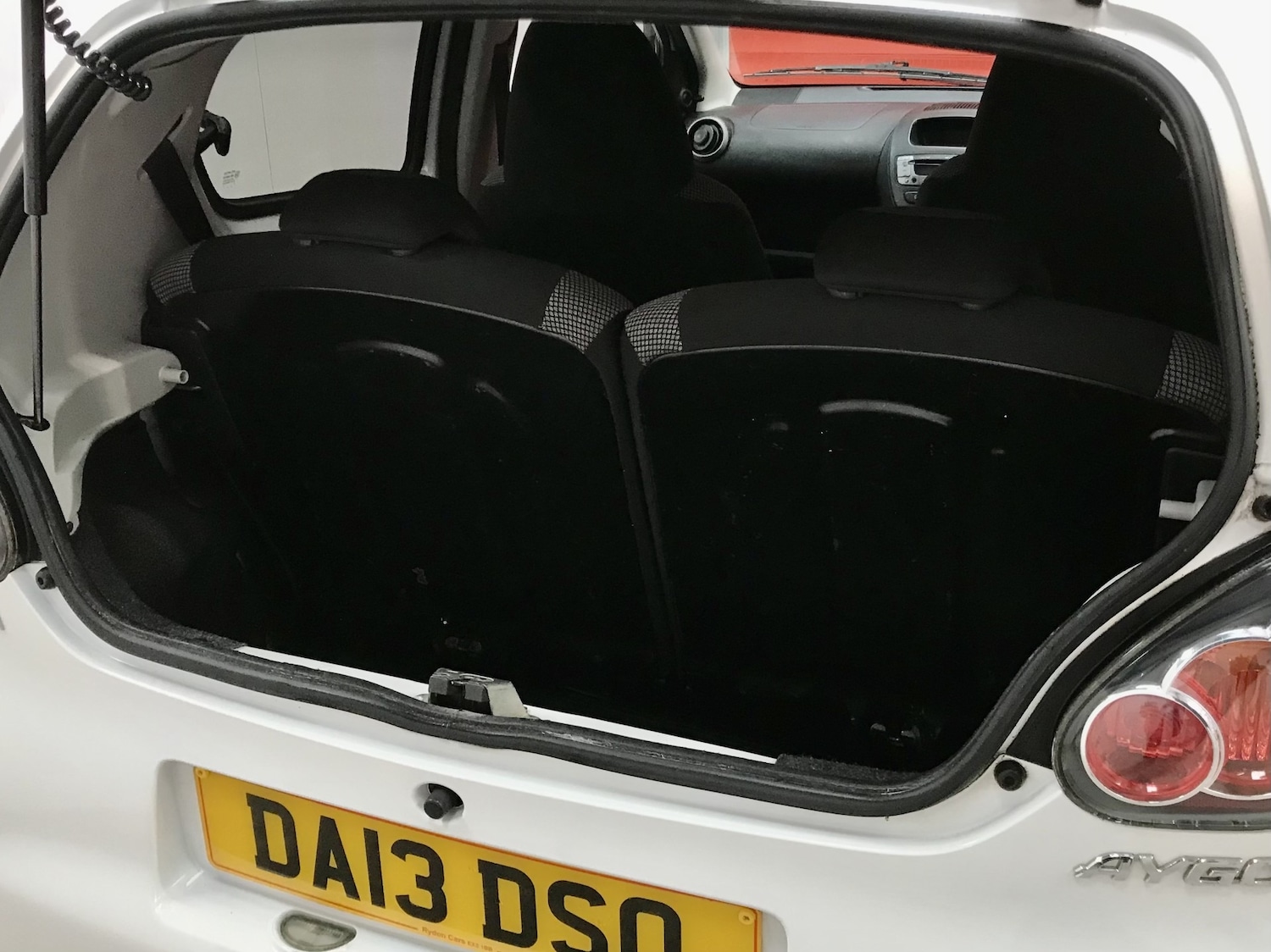 Used Toyota AYGO 2013 for sale - 77045695: Photo 10