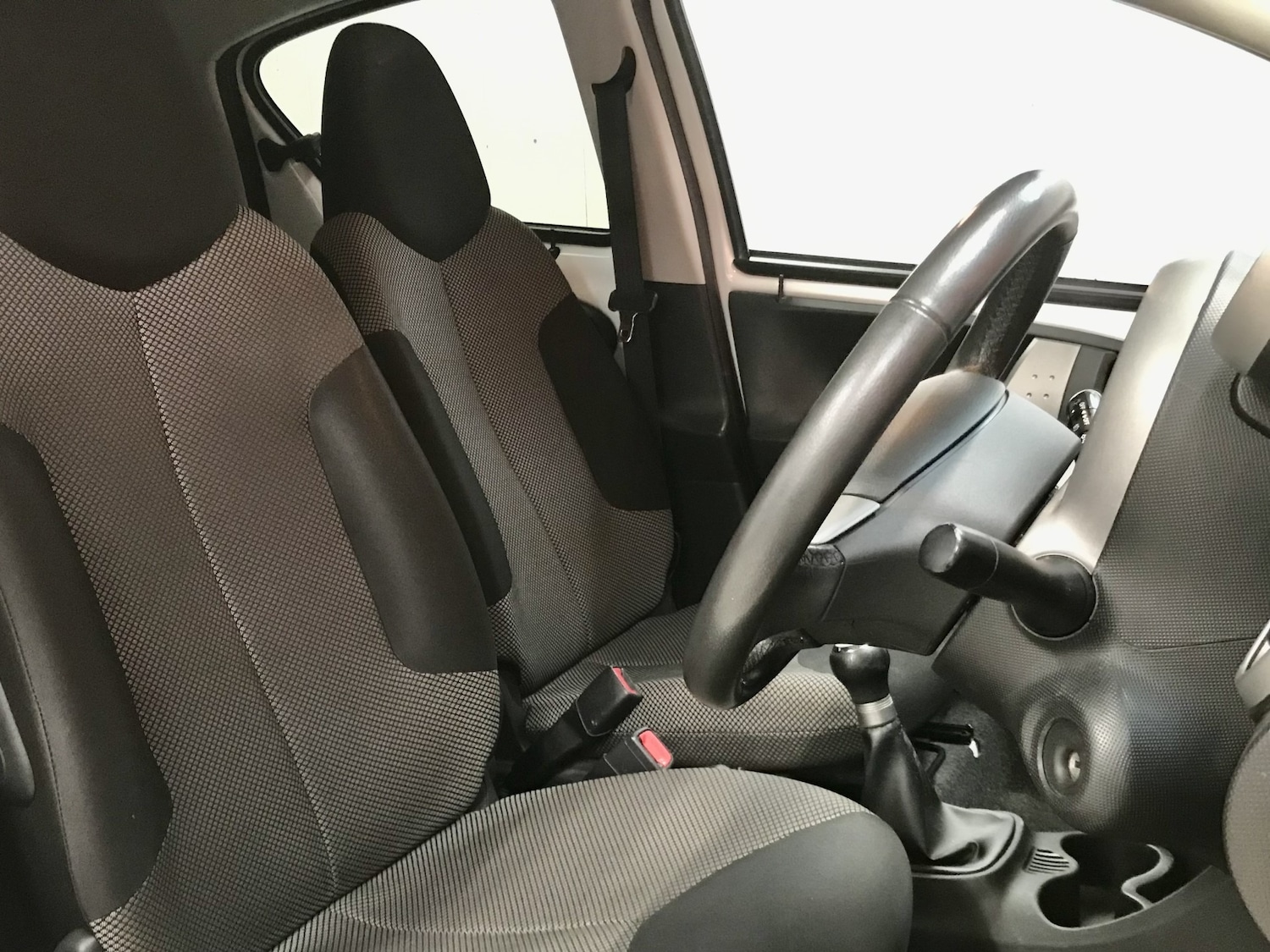 Used Toyota AYGO 2013 for sale - 77045695: Photo 6