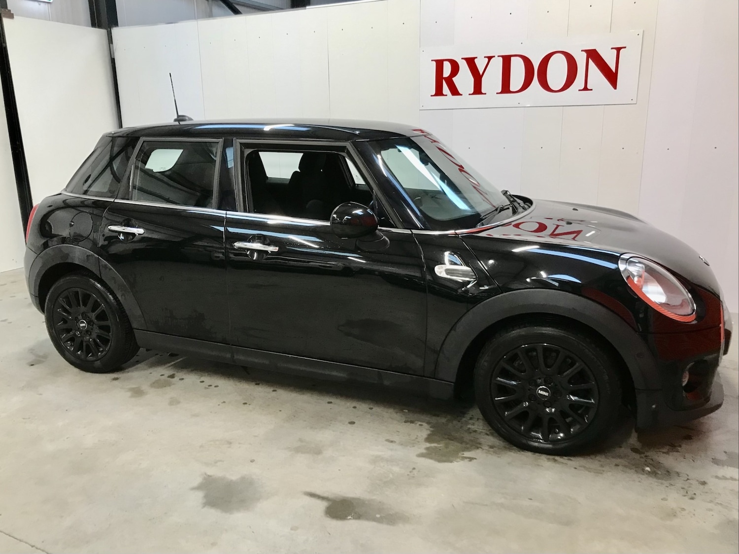 Used MINI Hatch 2015 for sale - 76807289: Photo 1