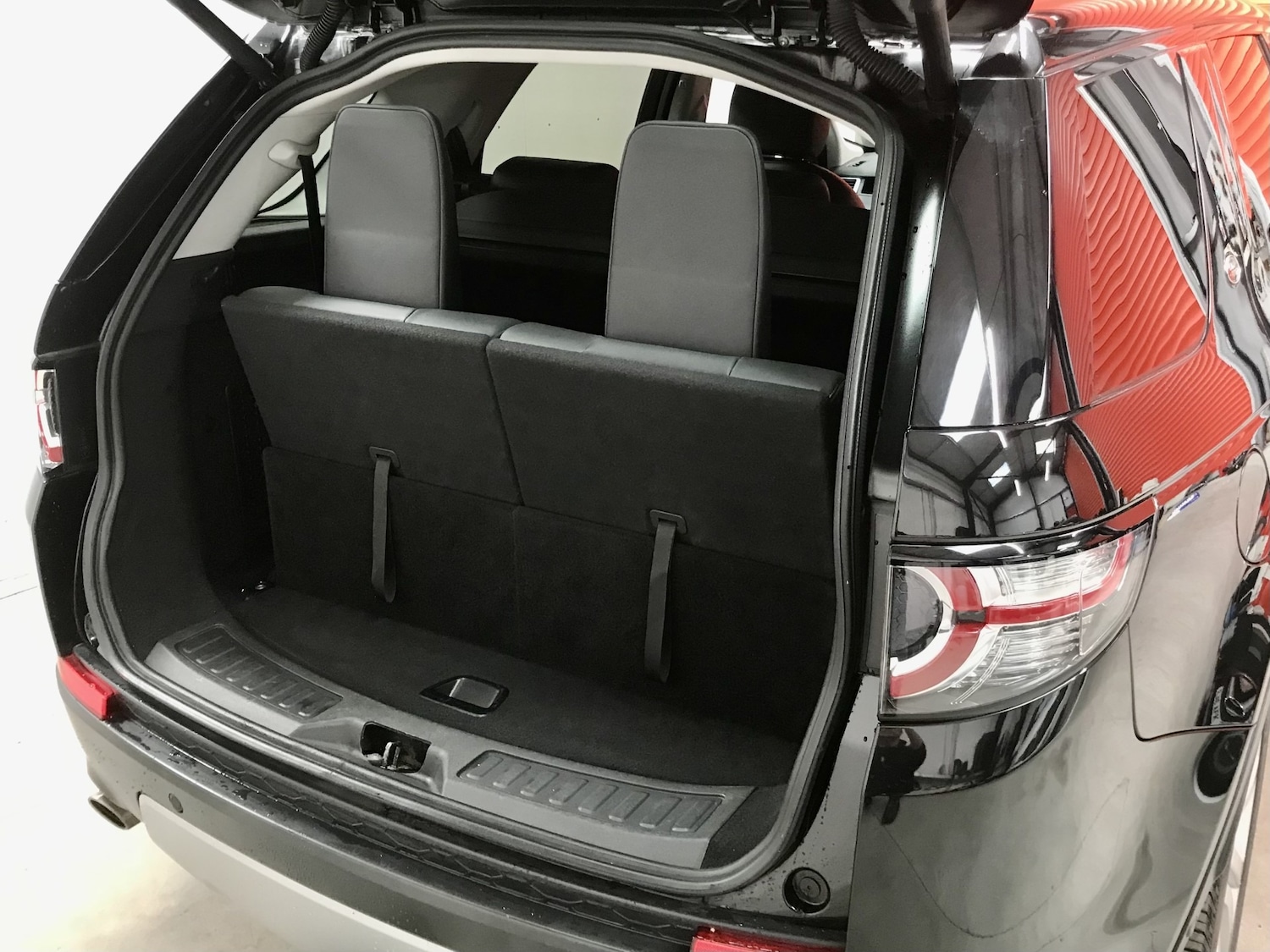 Used Land Rover Discovery Sport 2017 for sale - 77962044: Photo 5