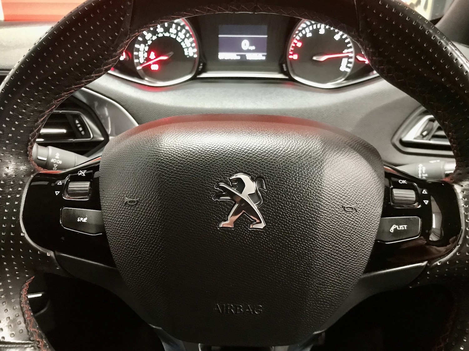 Used Peugeot 308 2016 for sale - 76402002: Photo 8