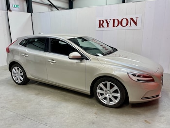 Used Volvo V40 2017 for sale - 79190387: Photo