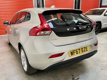 Used Volvo V40 2017 for sale - 79190387: Photo