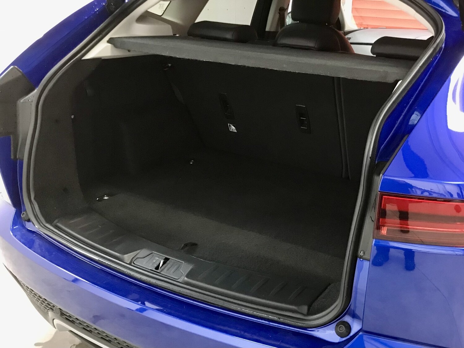 Used Jaguar E-Pace 2018 for sale - 76382828: Photo 12