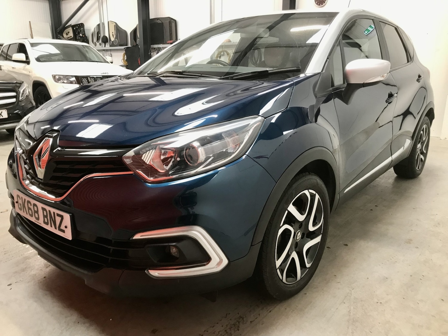 Used Renault Captur 2018 for sale - 78198857: Photo 2