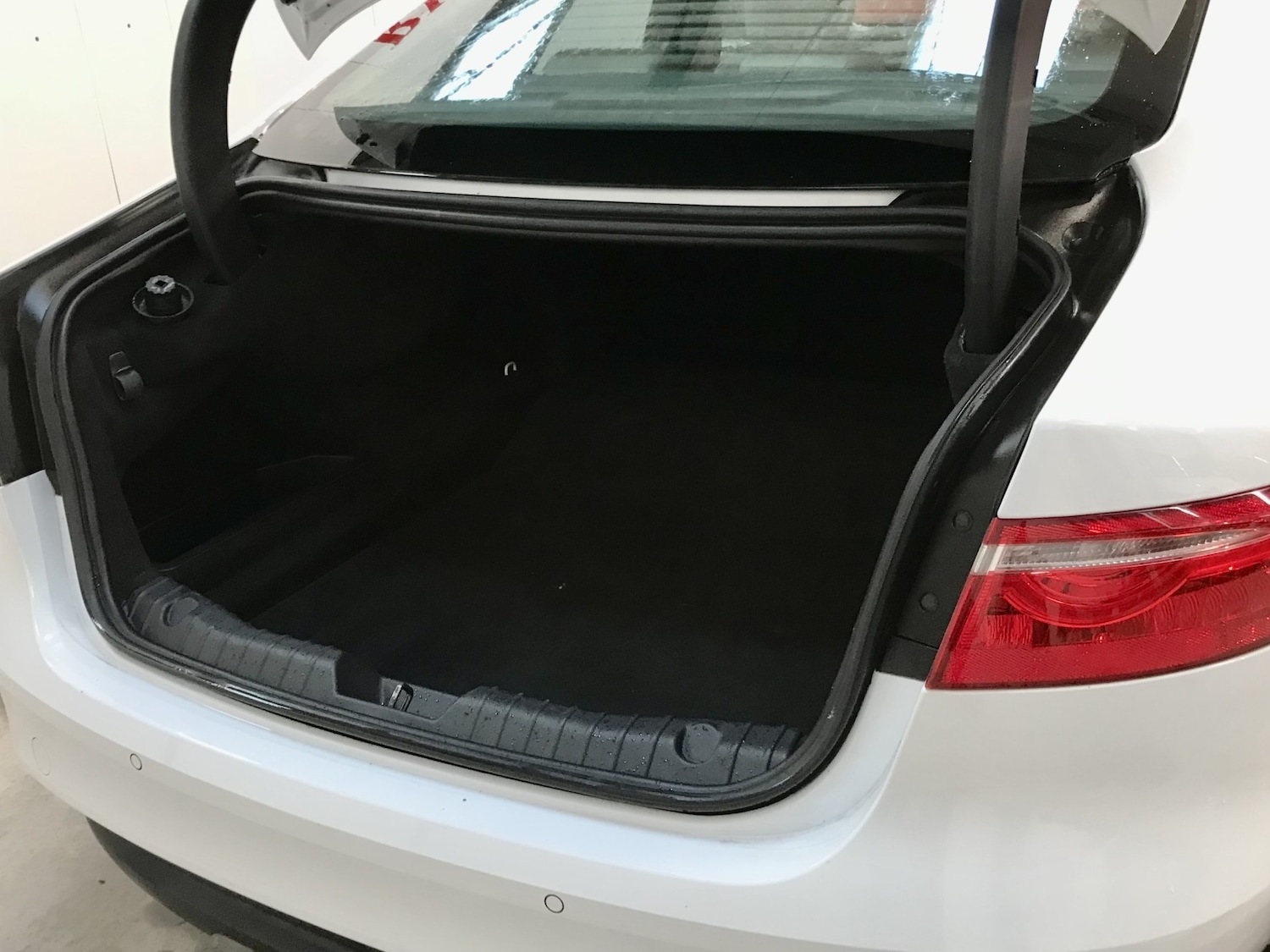 Used Jaguar XF 2018 for sale - 77297165: Photo 12