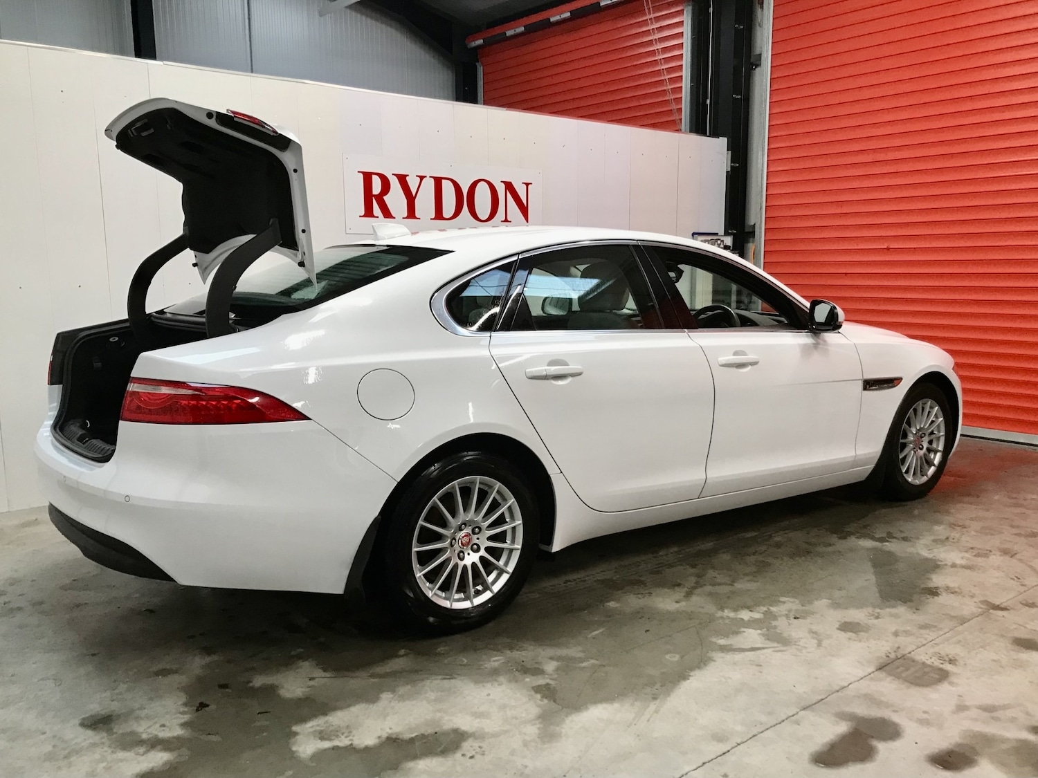 Used Jaguar XF 2018 for sale - 77297165: Photo 4