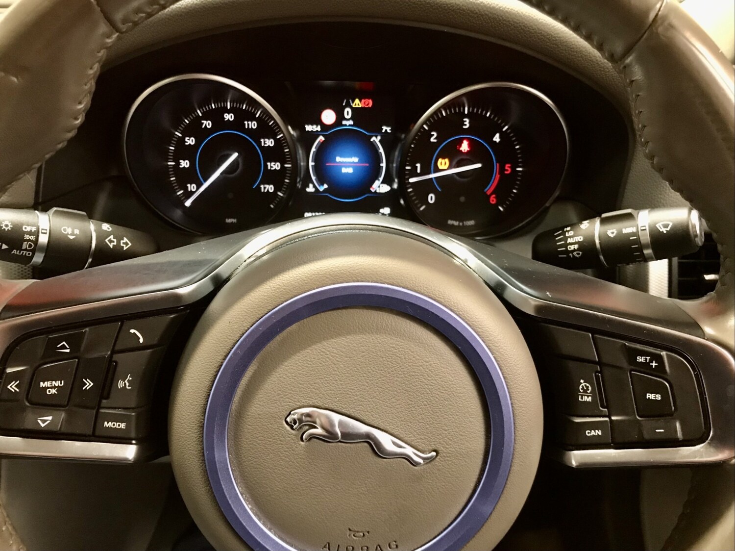 Used Jaguar XF 2018 for sale - 77297165: Photo 8