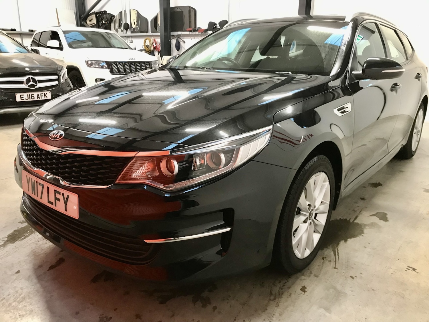 Used Kia Optima 2017 for sale - 76817709: Photo 2
