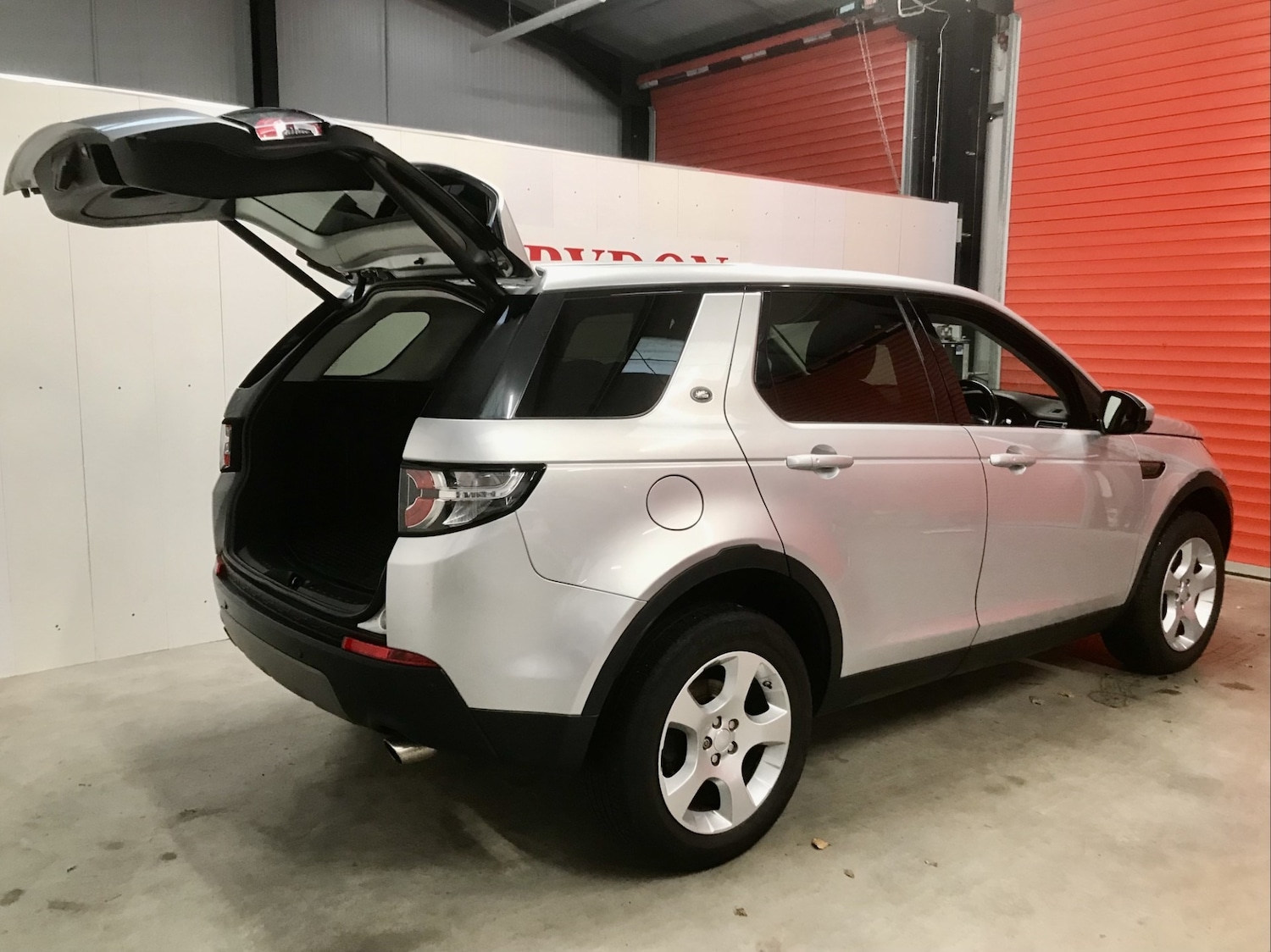 Used Land Rover Discovery Sport 2018 for sale - 76567866: Photo 4
