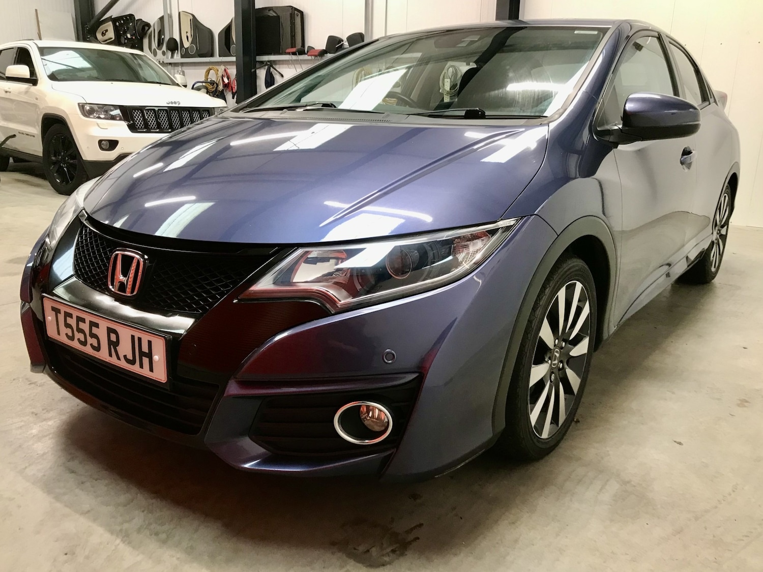 Used Honda Civic 2017 for sale - 76542806: Photo 2