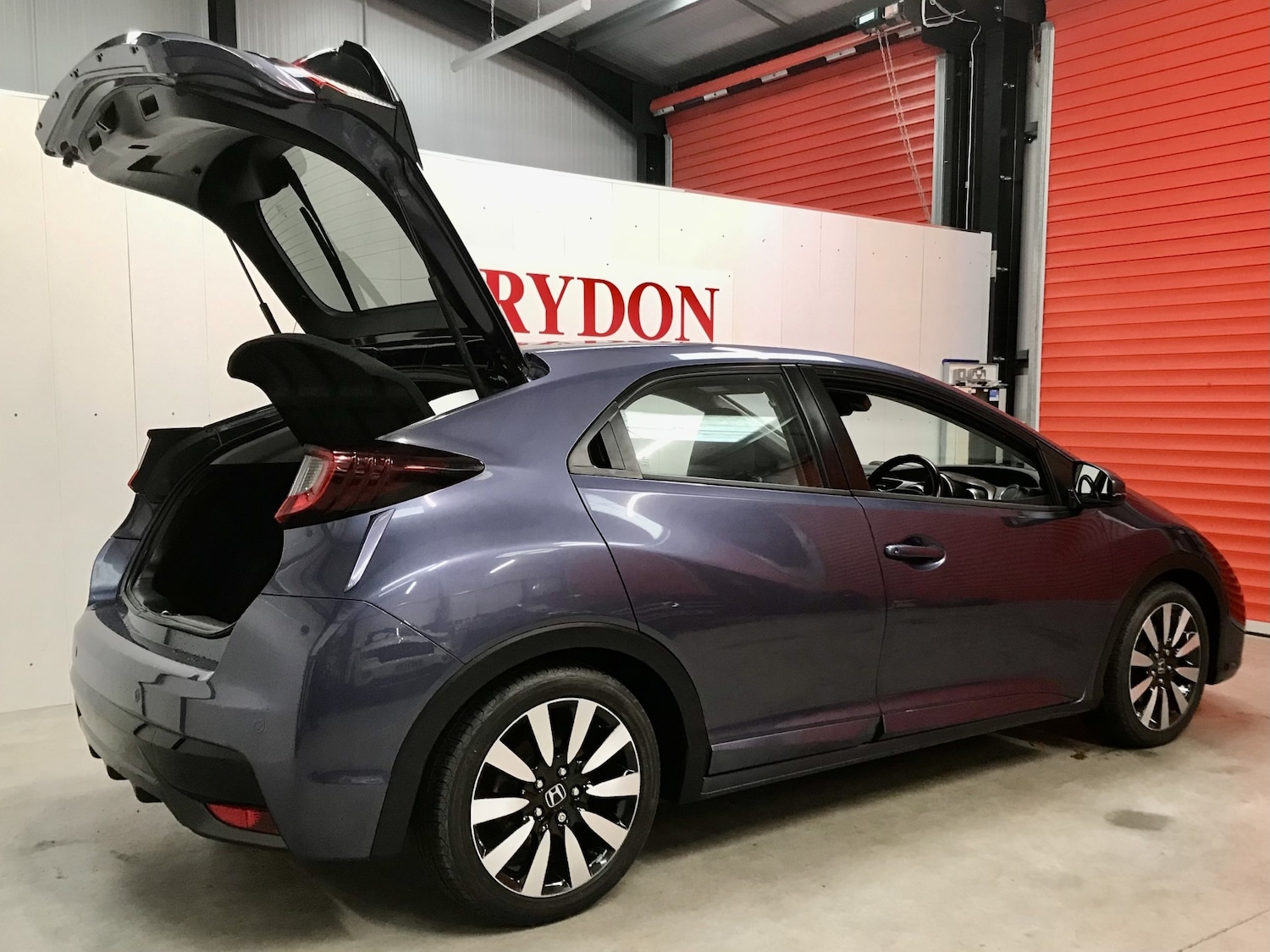 Used Honda Civic 2017 for sale - 76542806: Photo 4