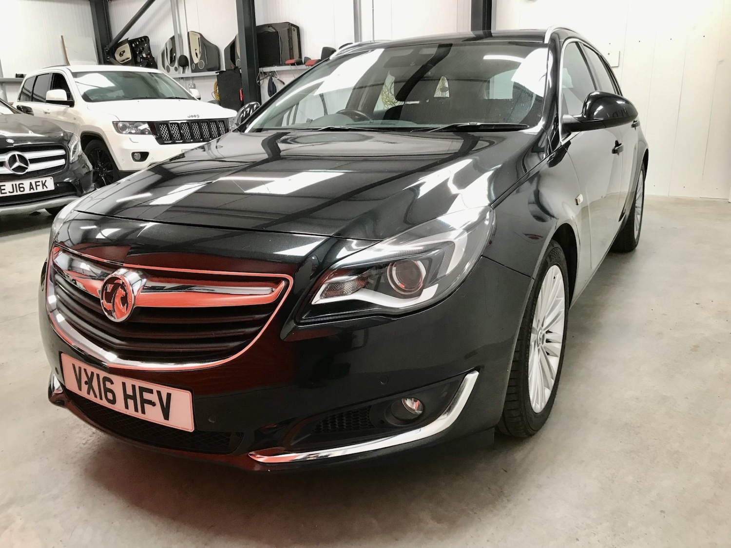 Used Vauxhall Insignia 2016 for sale - 77759424: Photo 2