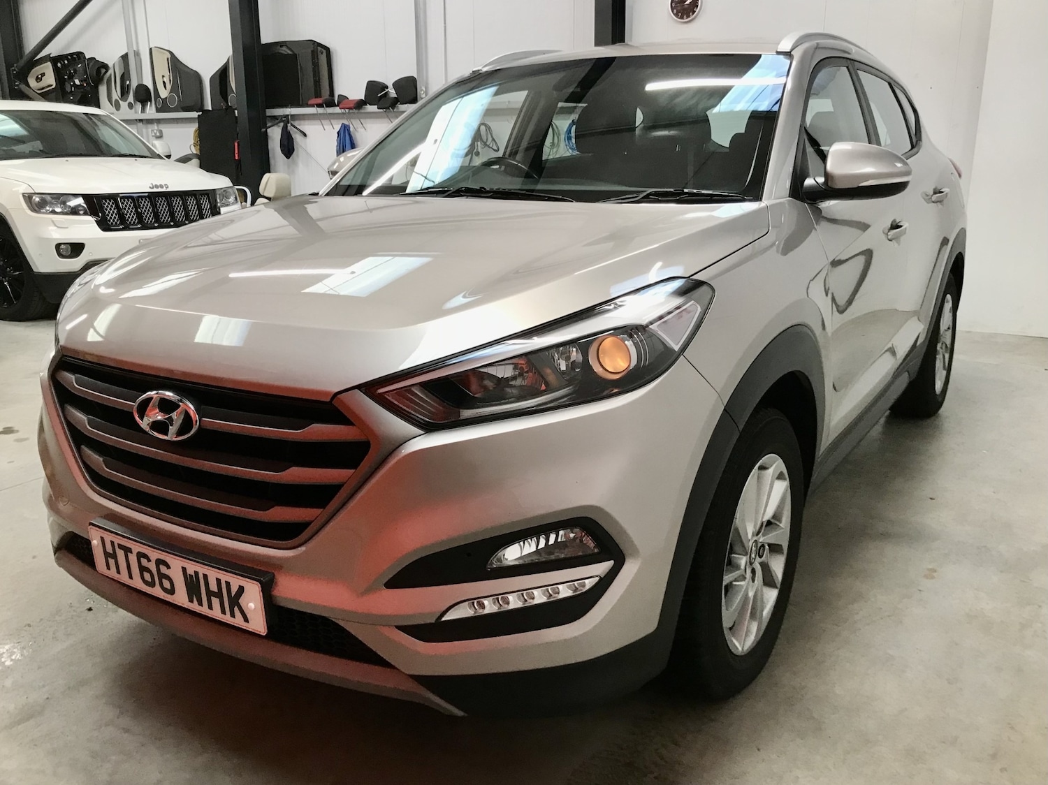 Used Hyundai TUCSON 2017 for sale - 76919908: Photo 2