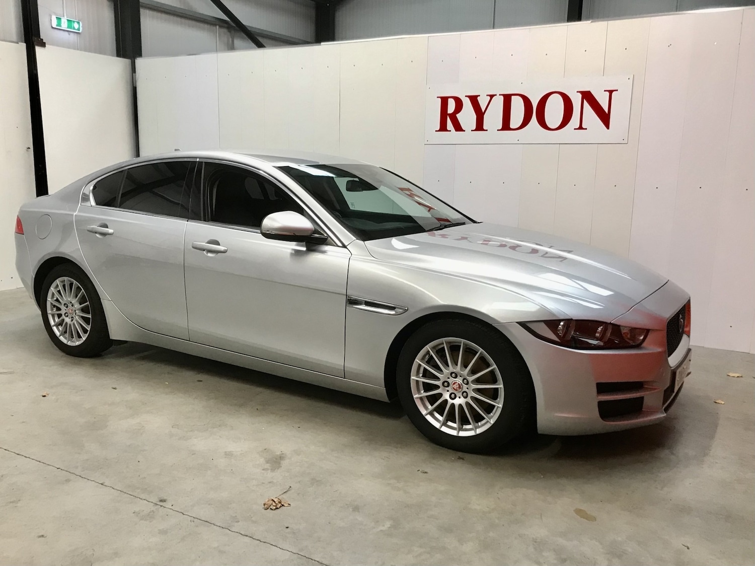 Used Jaguar XE 2015 for sale - 76461912: Photo 1