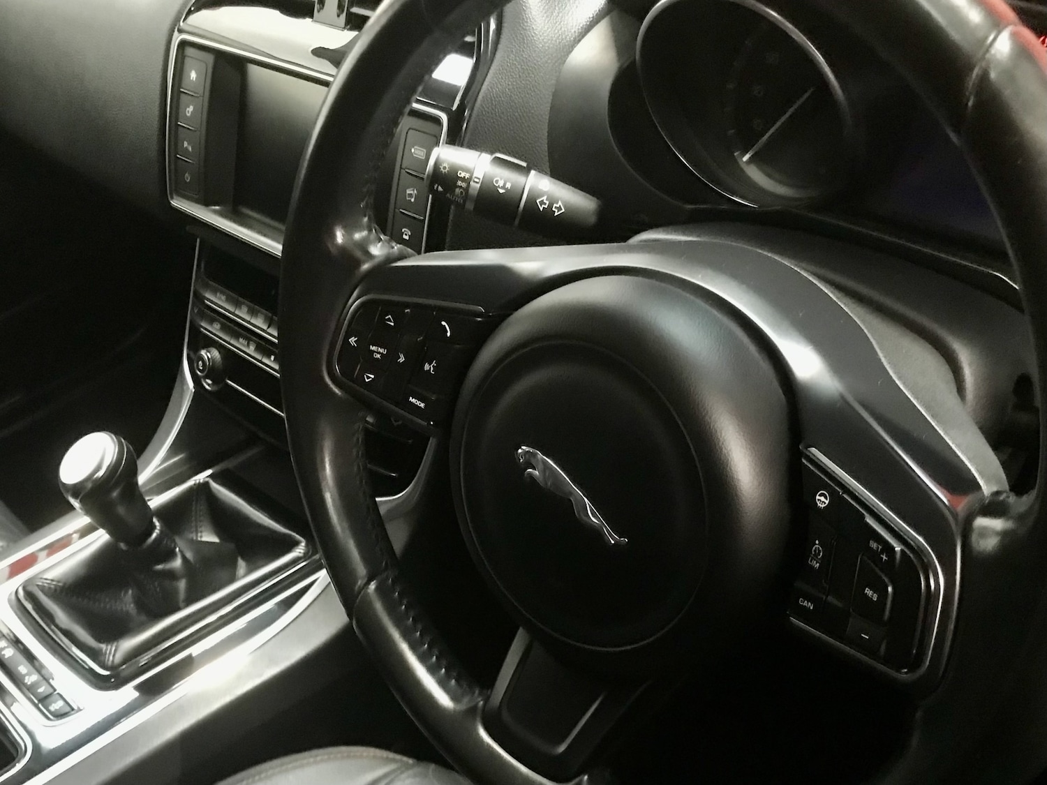 Used Jaguar XE 2015 for sale - 76461912: Photo 7