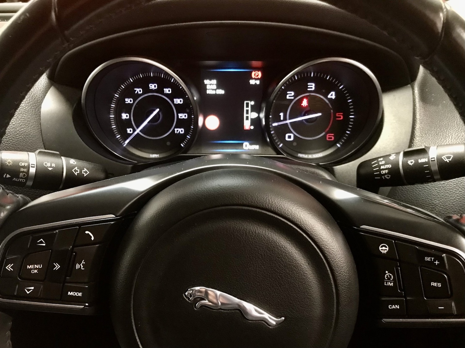 Used Jaguar XE 2015 for sale - 76461912: Photo 8