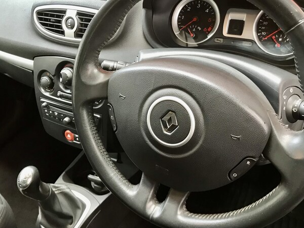 Used Renault Clio 2011 for sale - 76047680: Photo 7