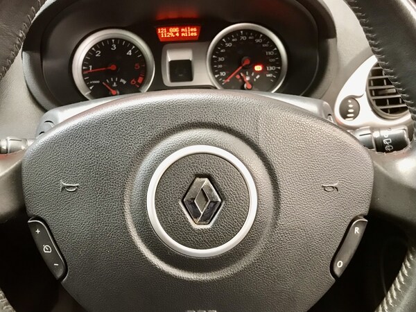 Used Renault Clio 2011 for sale - 76047680: Photo 8