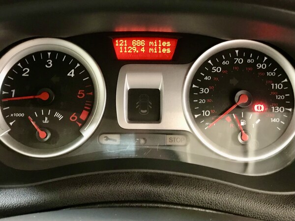 Used Renault Clio 2011 for sale - 76047680: Photo 9