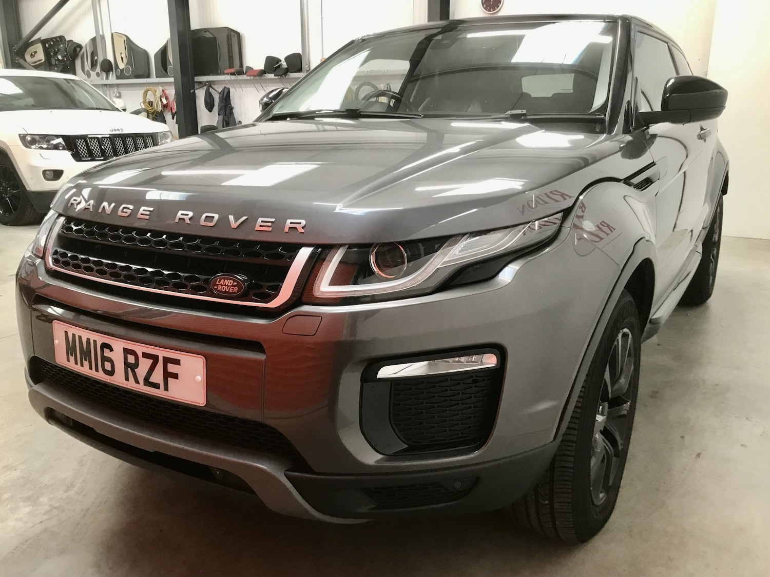 Used Land Rover Range Rover Evoque 2016 for sale - 76693305: Photo 2