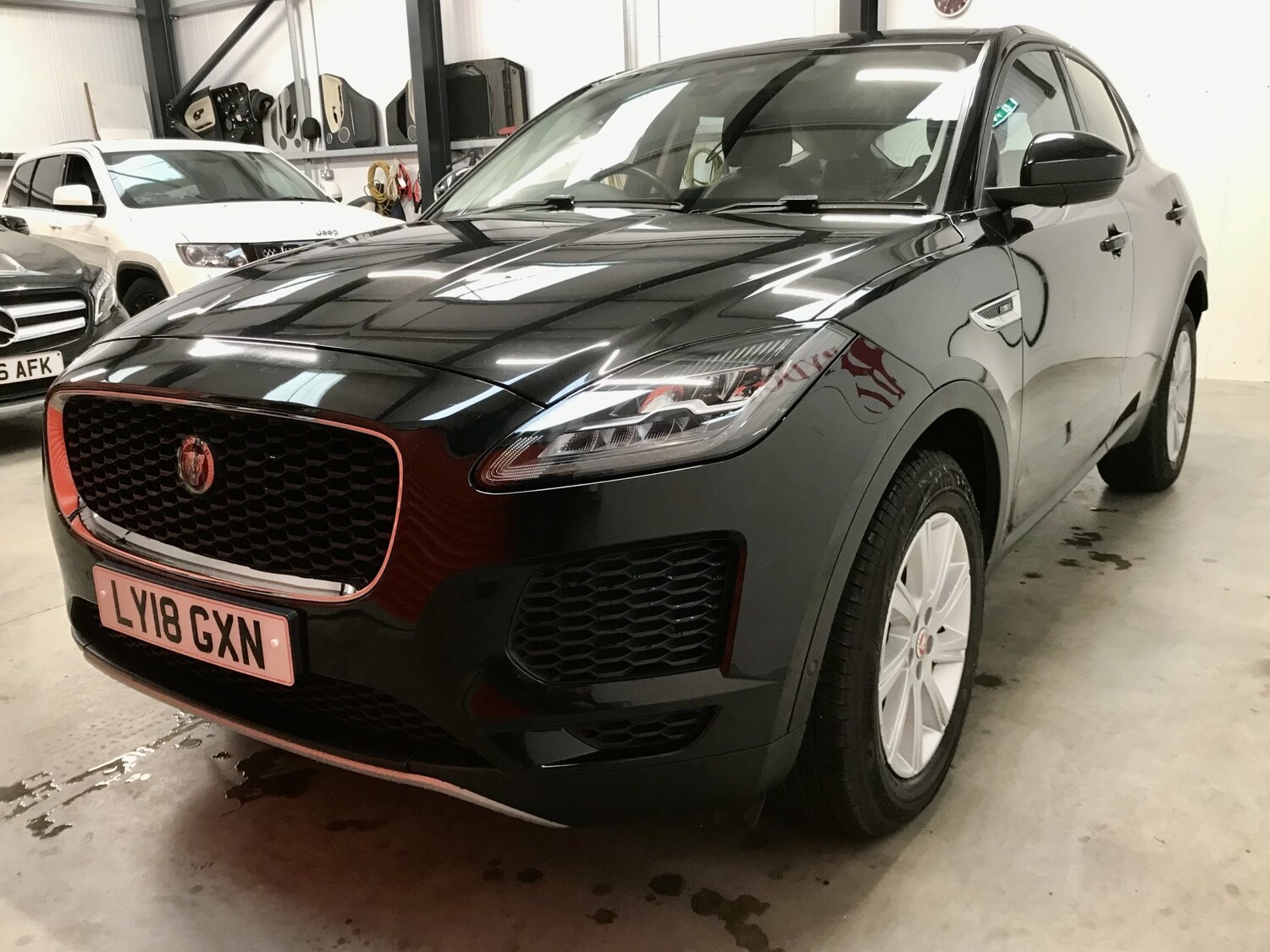 Used Jaguar E-Pace 2018 for sale - 76778338: Photo 2