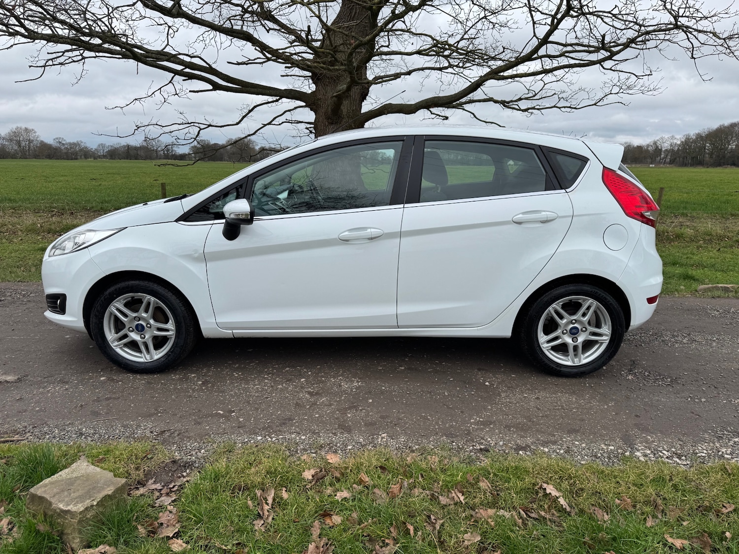 Used Ford Fiesta 2010 for sale - 77505636: Photo 2
