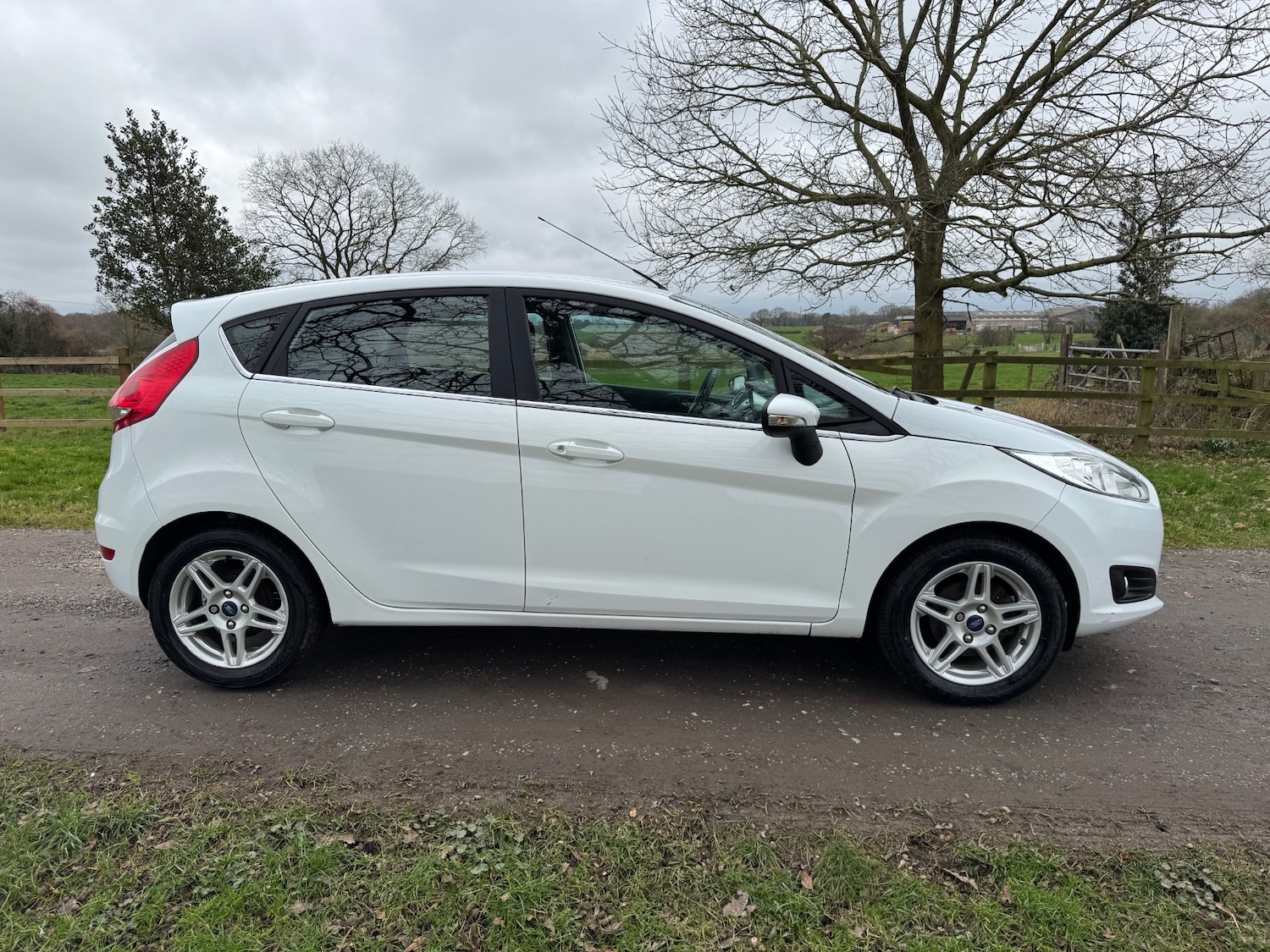 Used Ford Fiesta 2010 for sale - 77505636: Photo 6