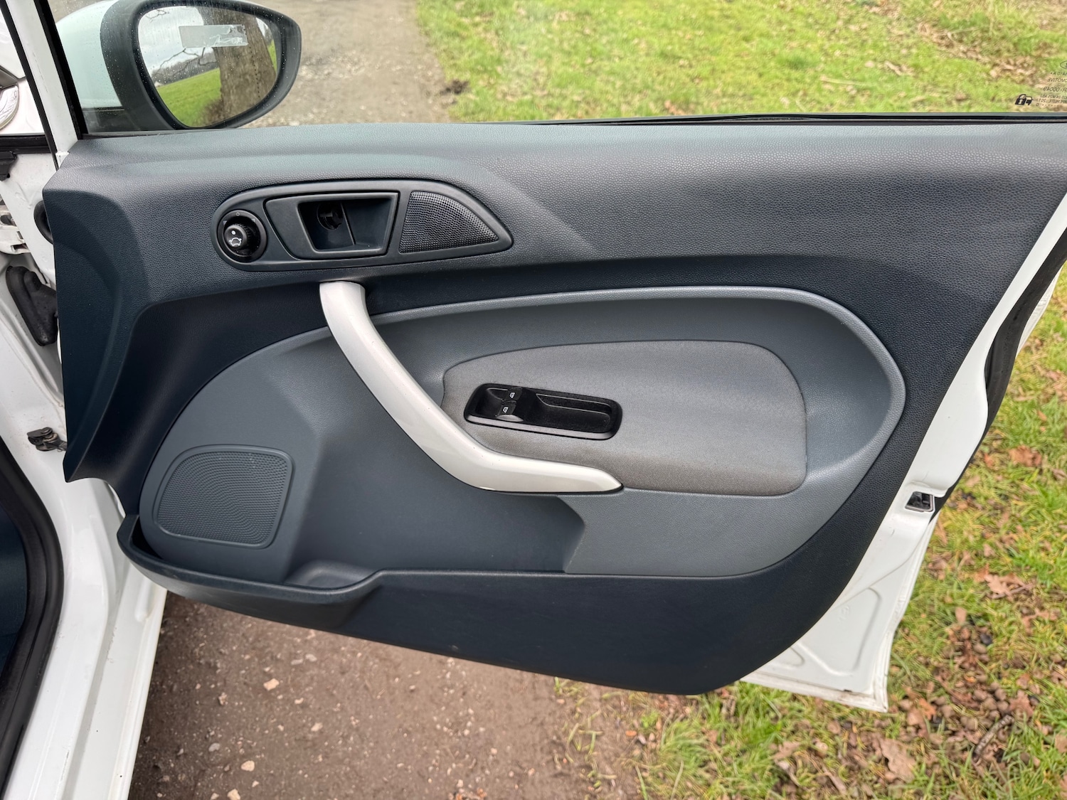 Used Ford Fiesta 2010 for sale - 77505636: Photo 8