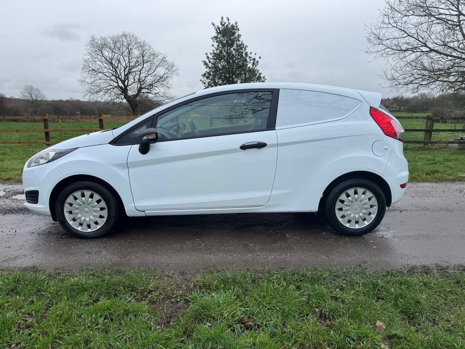 Used Ford Fiesta 2014 for sale - 77690708: Photo 5