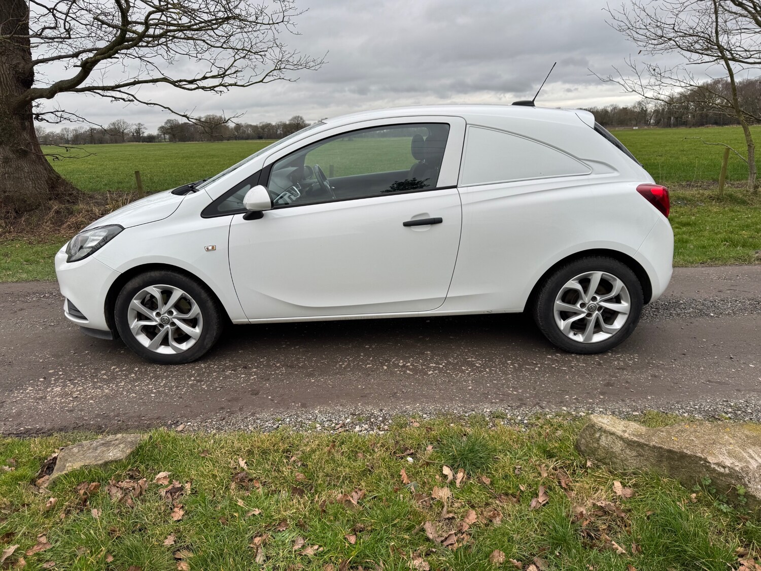 Used Vauxhall Corsa 2017 for sale - 77506019: Photo 9