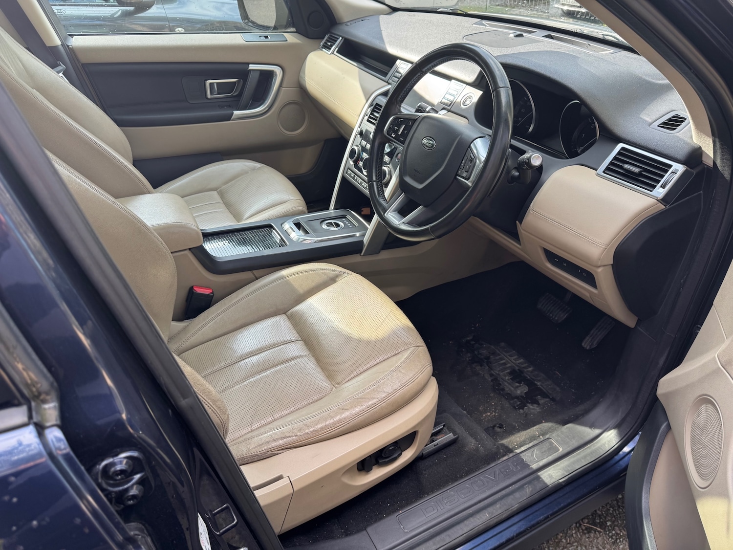 Used Land Rover Discovery Sport 2015 for sale - 78109662: Photo 3