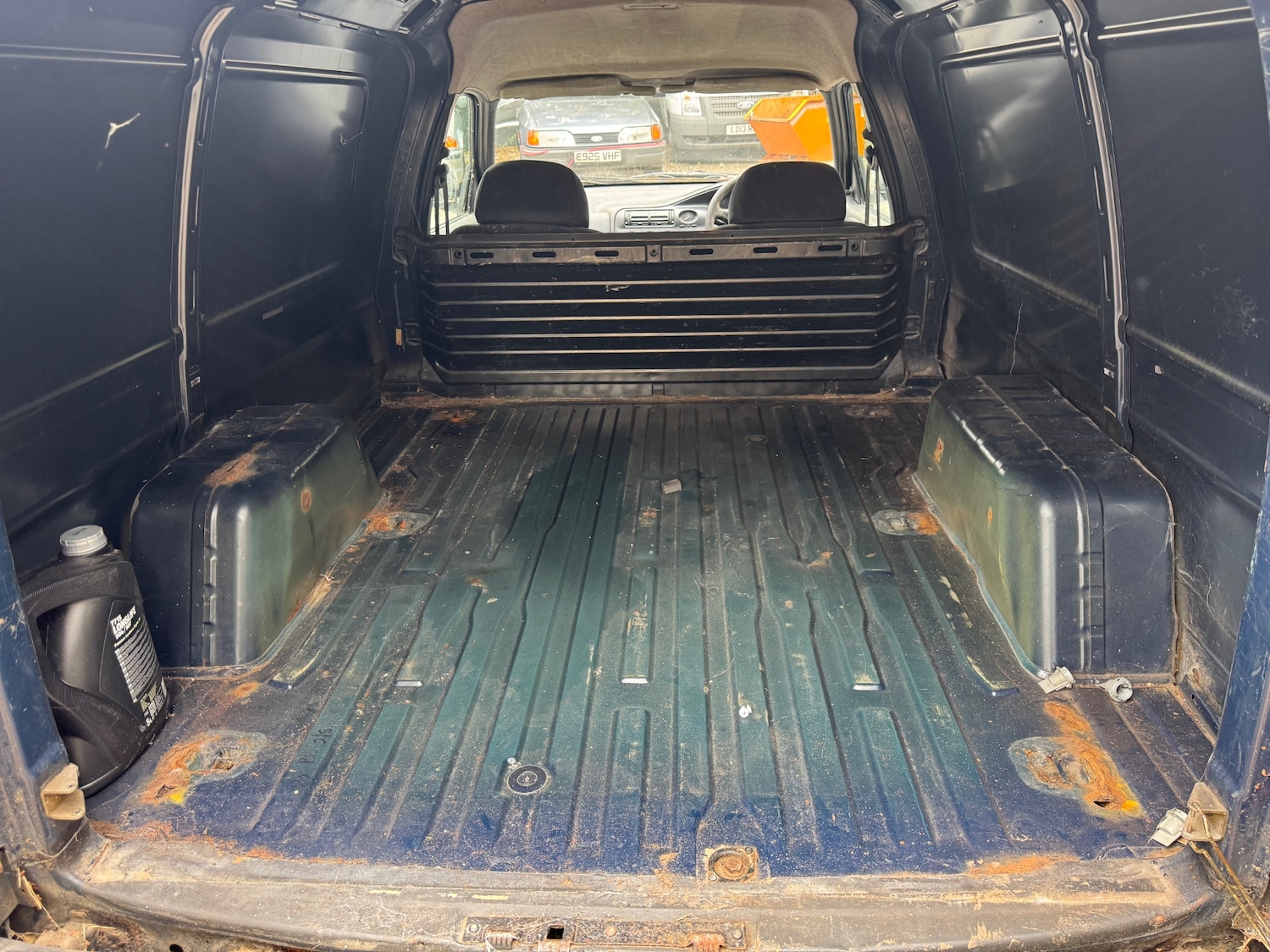 Used Ford Escort 2001 for sale - 75846974: Photo 11
