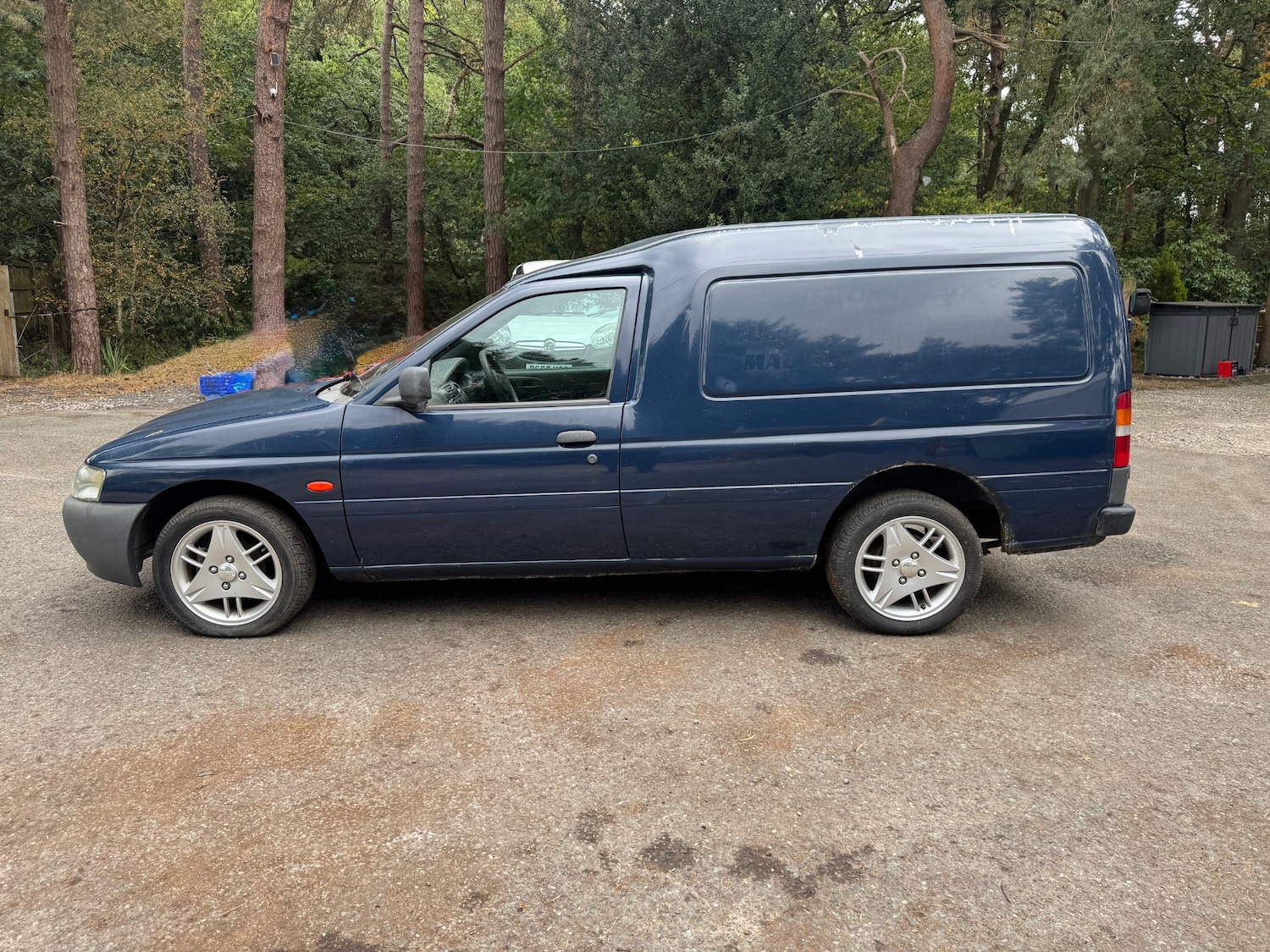 Used Ford Escort 2001 for sale - 75846974: Photo 2