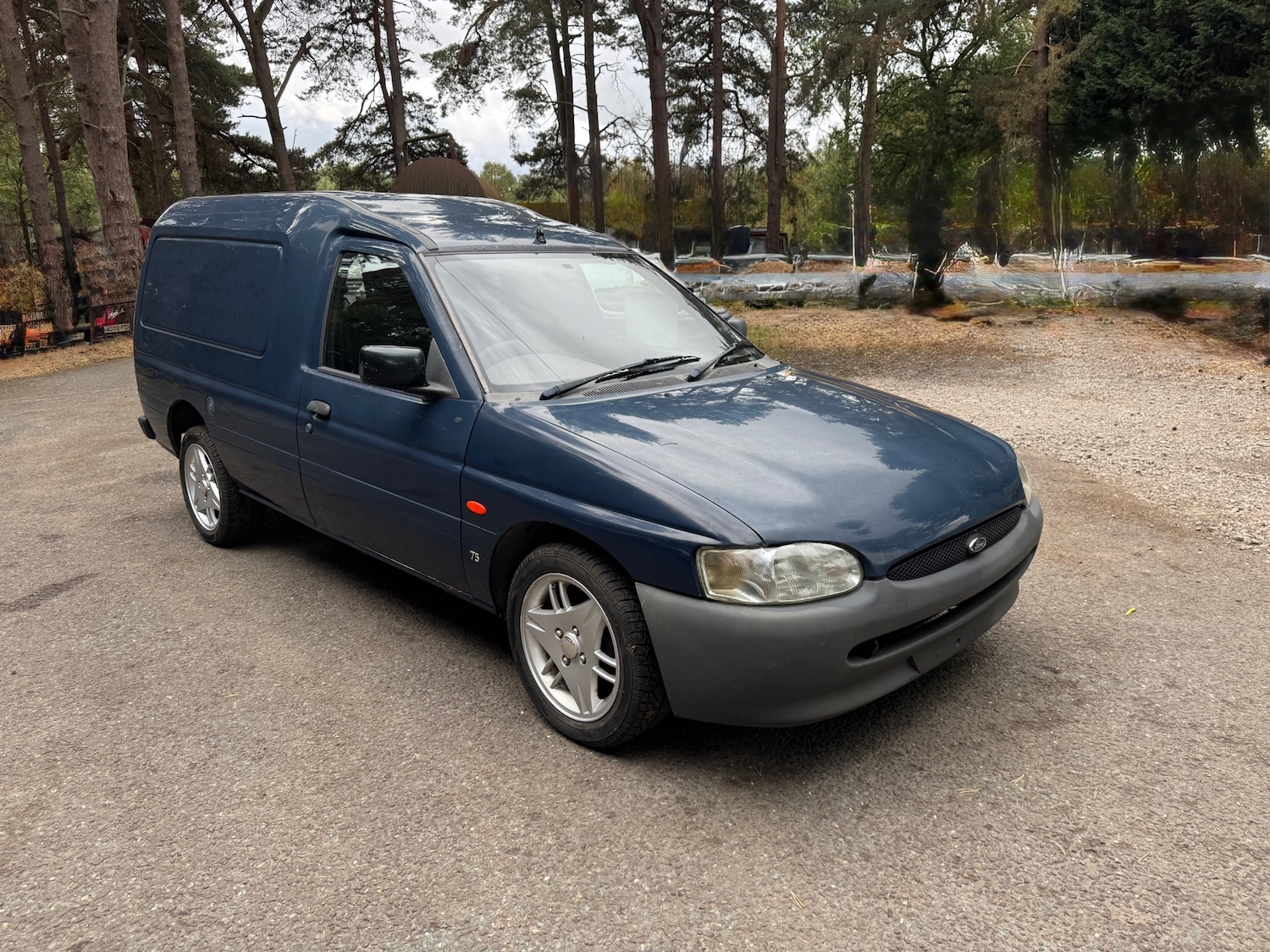 Used Ford Escort 2001 for sale - 75846974: Photo 7