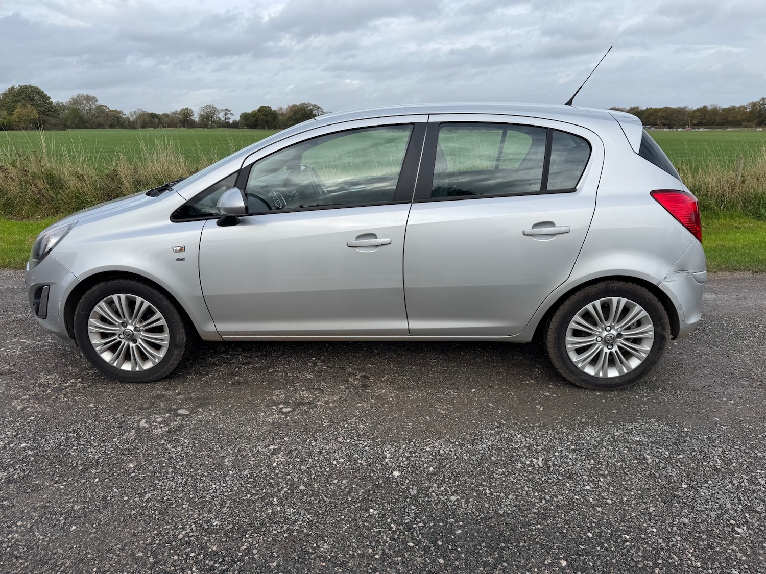Used Vauxhall Corsa 2014 for sale - 76426497: Photo 2