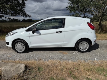 Used Ford Fiesta 2014 for sale - 79458976: Photo