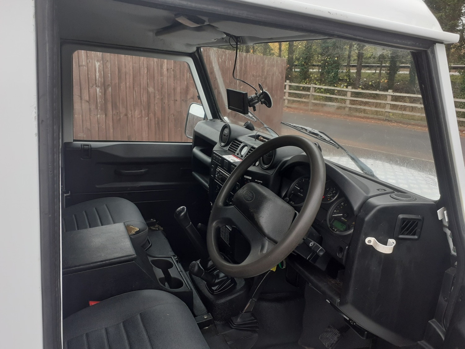 Used Land Rover Defender 2014 for sale - 76309706: Photo 4