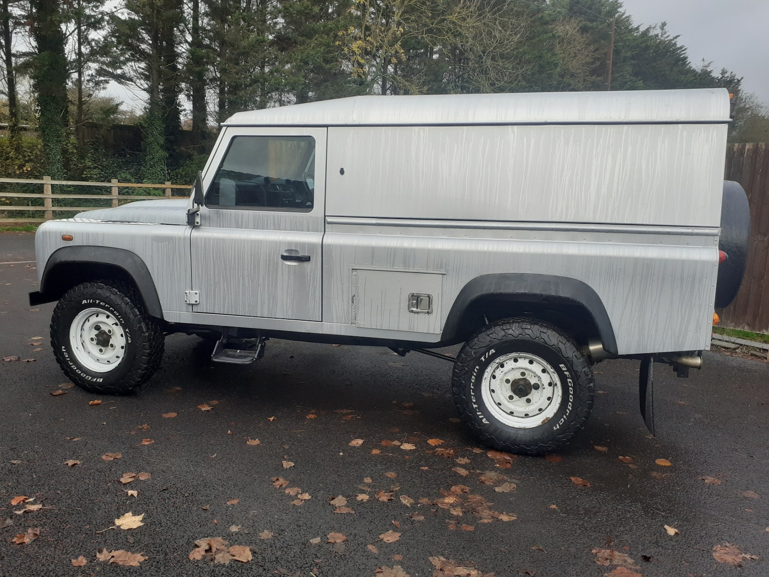Used Land Rover Defender 2014 for sale - 76542891: Photo 2