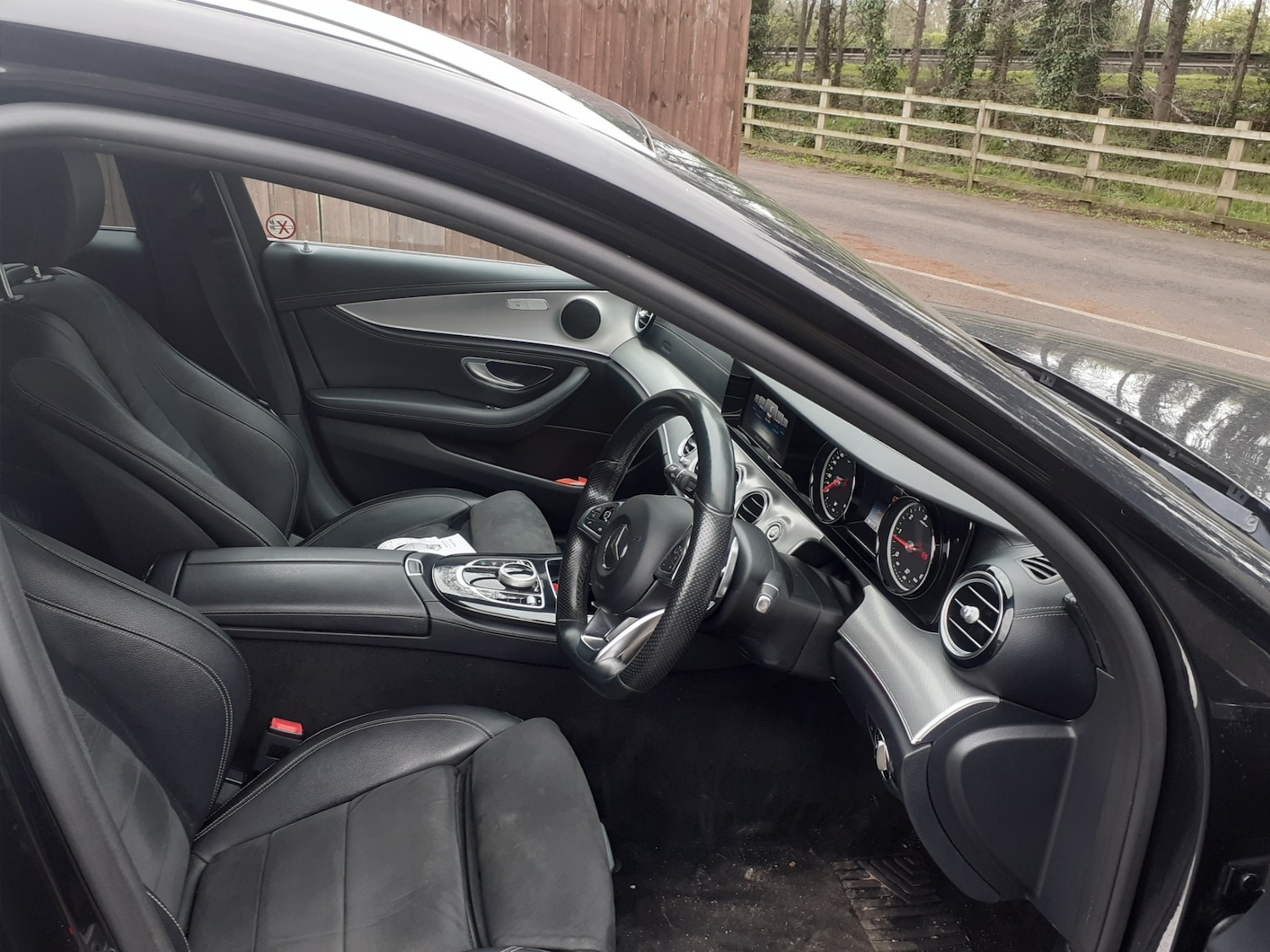 Used Mercedes-Benz E Class 2017 for sale - 77946188: Photo 4